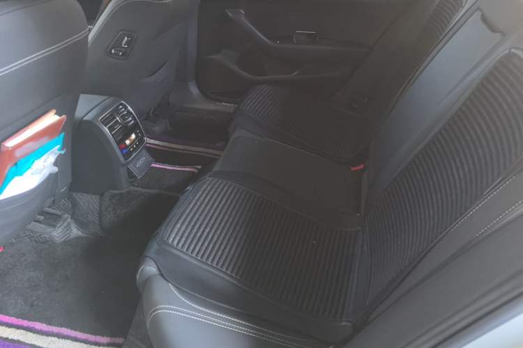 Used Volkswagen Magotan 2020 330TSI DSG Luxury Edition Left Rear Seat