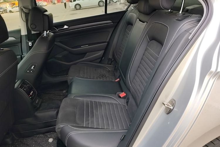 Used Volkswagen Magotan 2020 330TSI DSG Luxury Edition Left Rear Seat