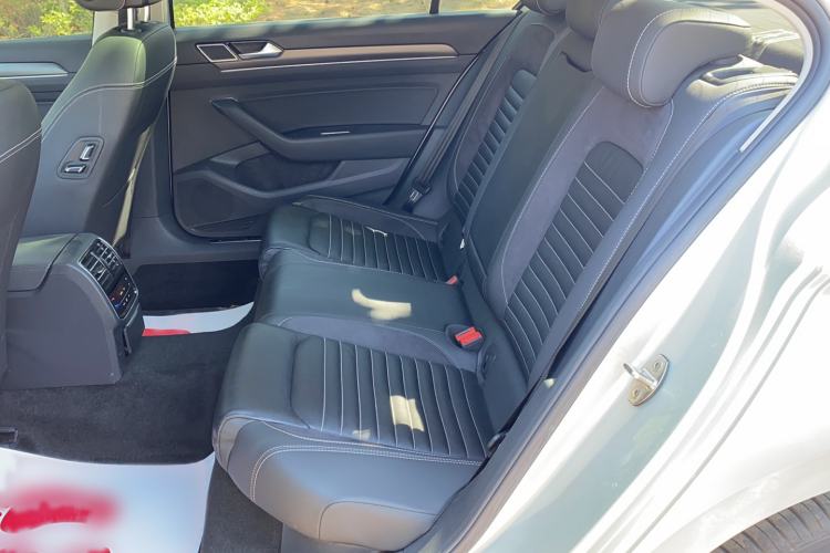 Used Volkswagen Magotan 2020 330TSI DSG Leading Model Left Rear Seat