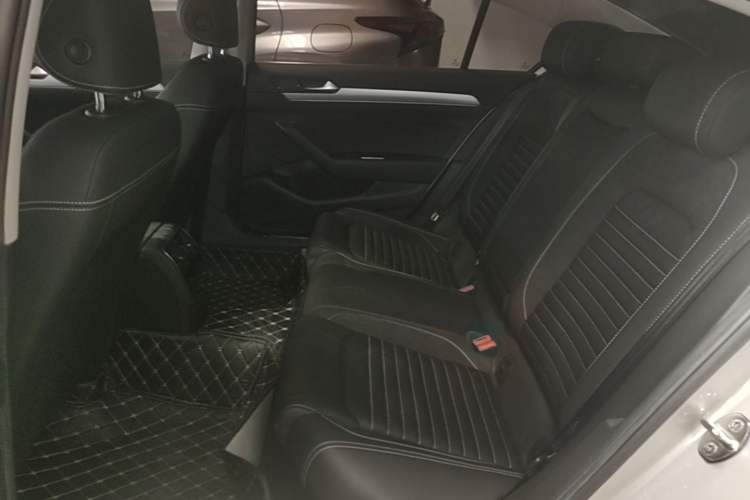 Used Volkswagen Magotan 2020 280TSI DSG Comfort Edition Left Rear Seat