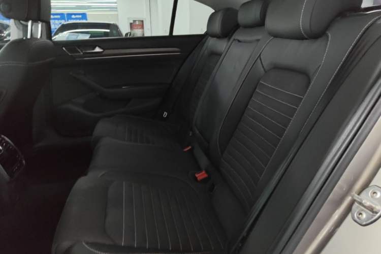 Used Volkswagen Magotan 2020 330TSI DSG Luxury Edition Left Rear Seat