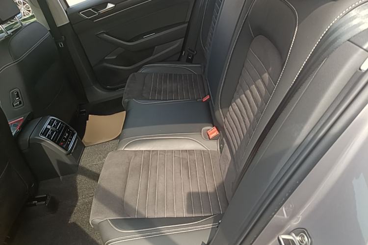 Used Volkswagen Magotan 2020 330TSI DSG Leading Model Left Rear Seat