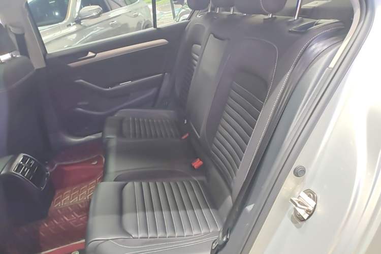 Used Volkswagen Magotan 2020 280TSI DSG Comfort Edition Left Rear Seat