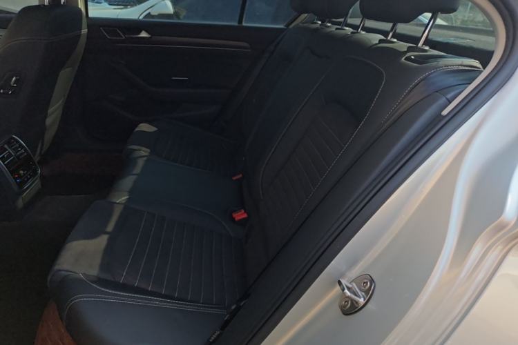 Used Volkswagen Magotan 2020 330TSI DSG Luxury Edition Left Rear Seat