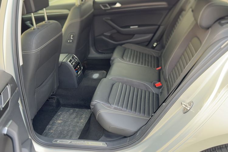 Used Volkswagen Magotan 2020 330TSI DSG Leading Model Left Rear Seat