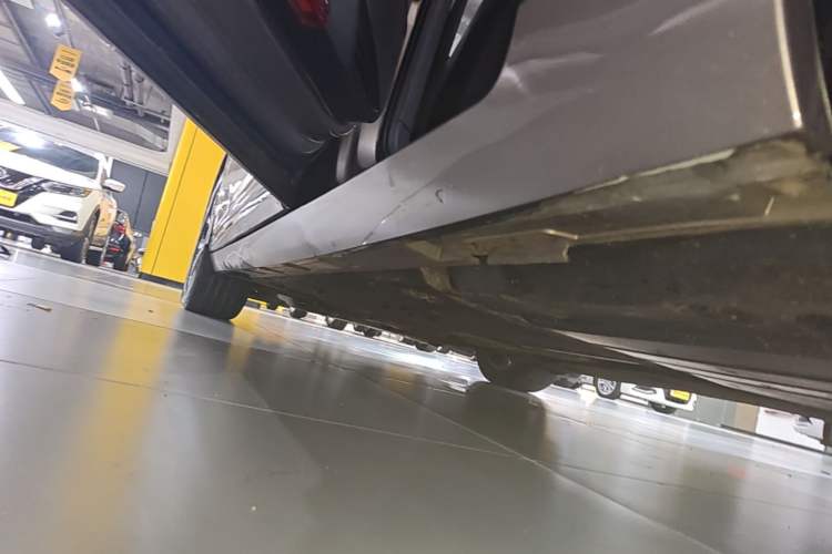 Used Volkswagen Magotan 2020 330TSI DSG Leading Model Left Side Sill