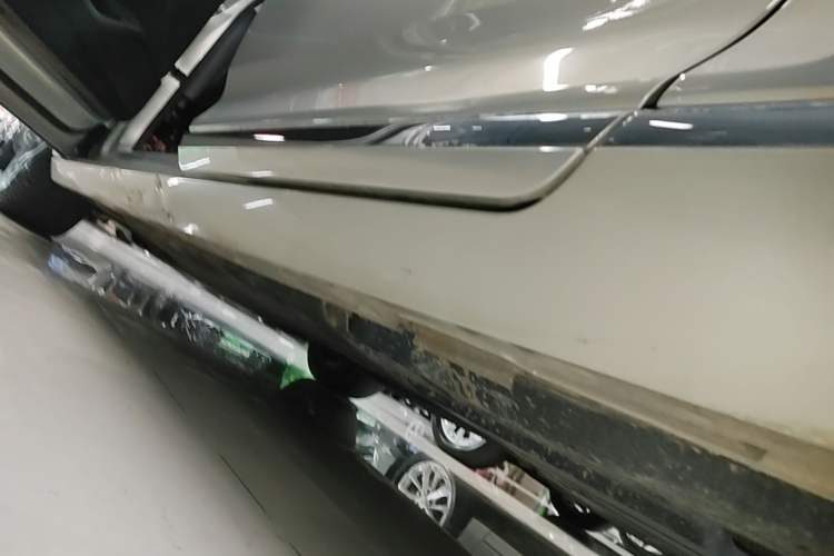 Used Volkswagen Magotan 2020 330TSI DSG Leading Model Left Side Sill