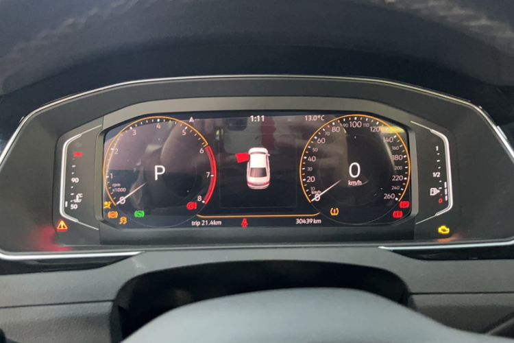 Used Volkswagen Magotan 2020 330TSI DSG Luxury Edition Odometer Close Up