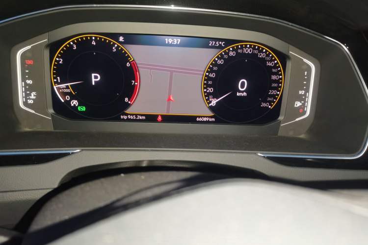 Used Volkswagen Magotan 2020 330TSI DSG Luxury Edition Odometer Close Up