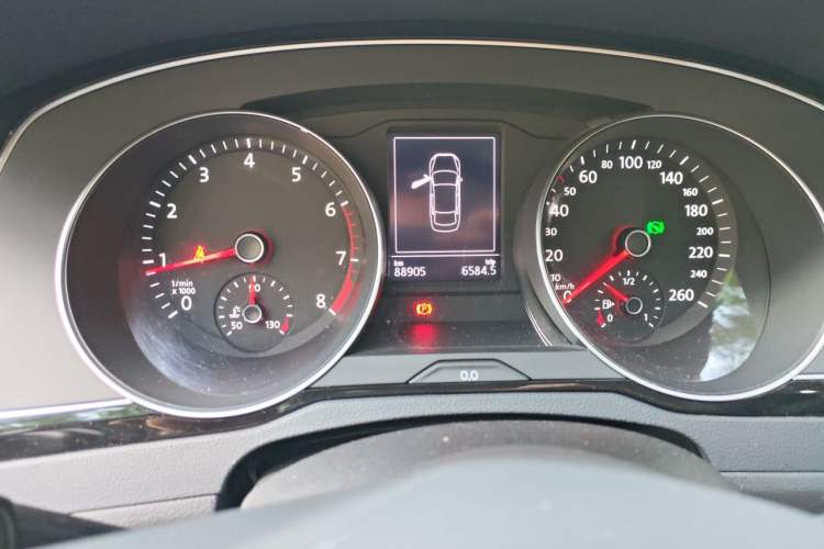 Used Volkswagen Magotan 2020 330TSI DSG Leading Model Odometer Close Up