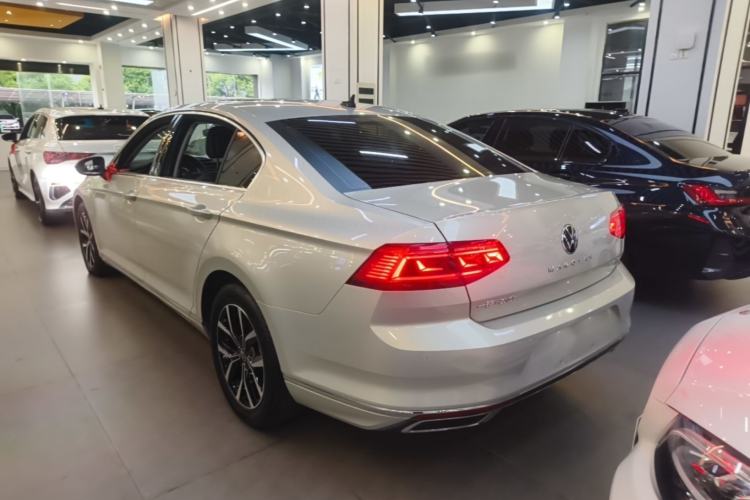 Used Volkswagen Magotan 2020 330TSI DSG Leading Model Rear Left 45 Deg