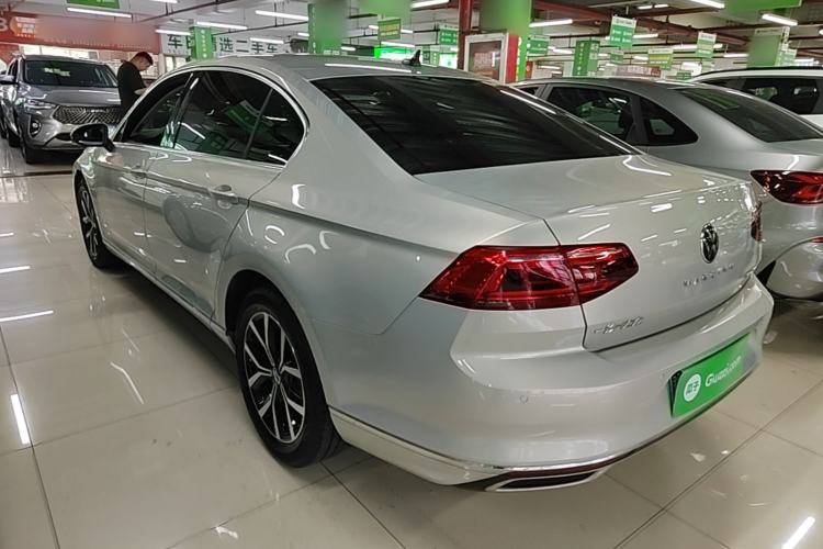 Used Volkswagen Magotan 2020 330TSI DSG Leading Model Rear Left 45 Deg