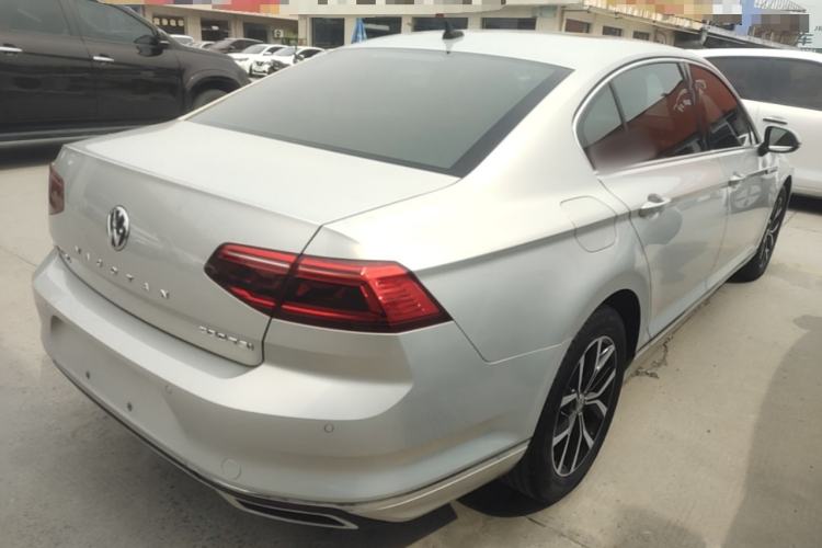 Used Volkswagen Magotan 2020 330TSI DSG Leading Model Rear Right 45 Deg