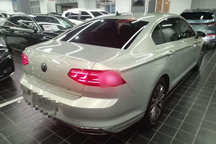 Used Volkswagen Magotan 2020 330TSI DSG Luxury Edition Rear Right 45 Deg