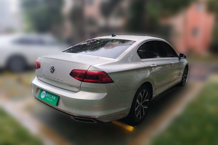 Used Volkswagen Magotan 2020 330TSI DSG Leading Model Rear Right 45 Deg