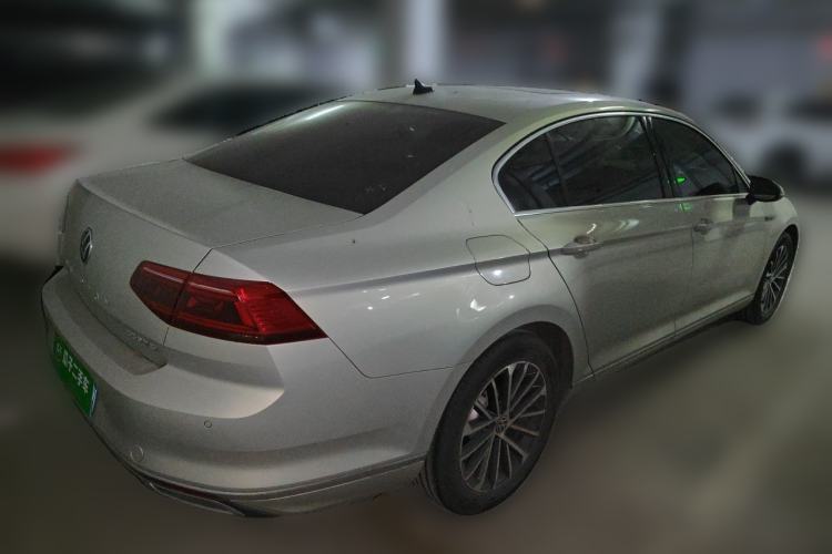 Used Volkswagen Magotan 2020 330TSI DSG Luxury Edition Rear Right 45 Deg