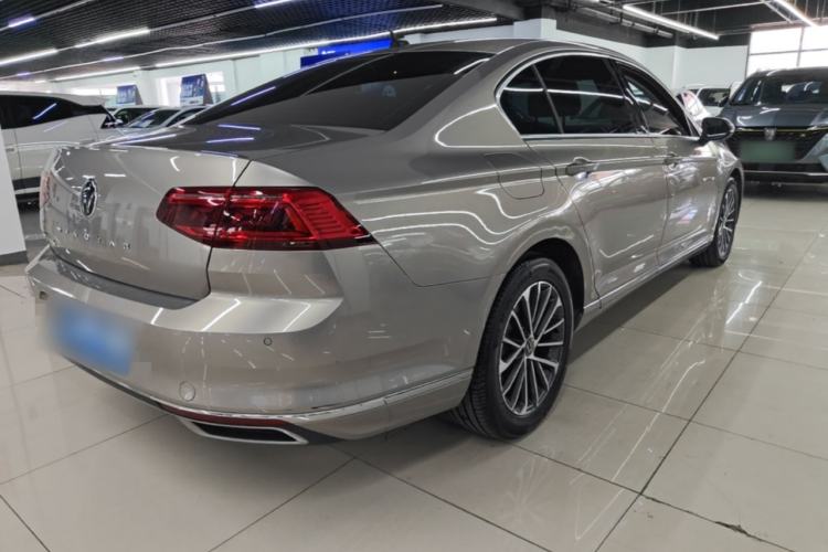 Used Volkswagen Magotan 2020 330TSI DSG Luxury Edition Rear Right 45 Deg