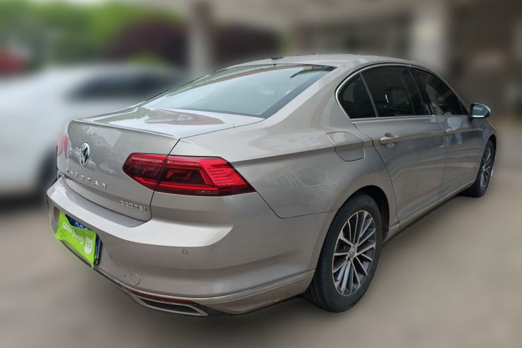Used Volkswagen Magotan 2020 330TSI DSG Luxury Edition Rear Right 45 Deg