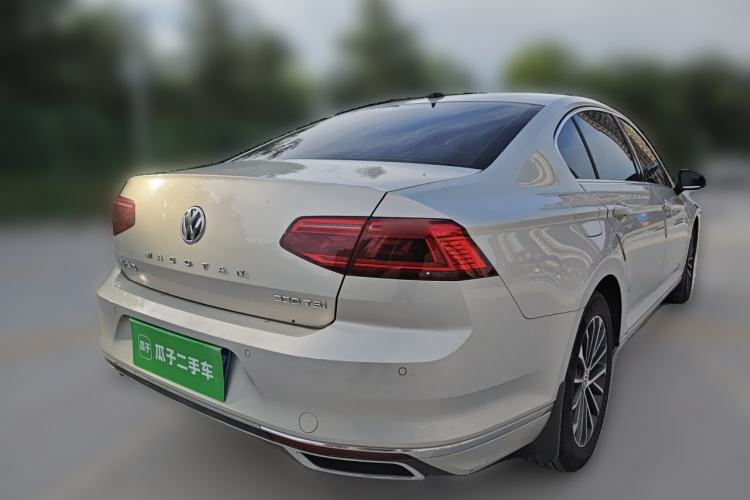 Used Volkswagen Magotan 2020 330TSI DSG Luxury Edition Rear Right 45 Deg
