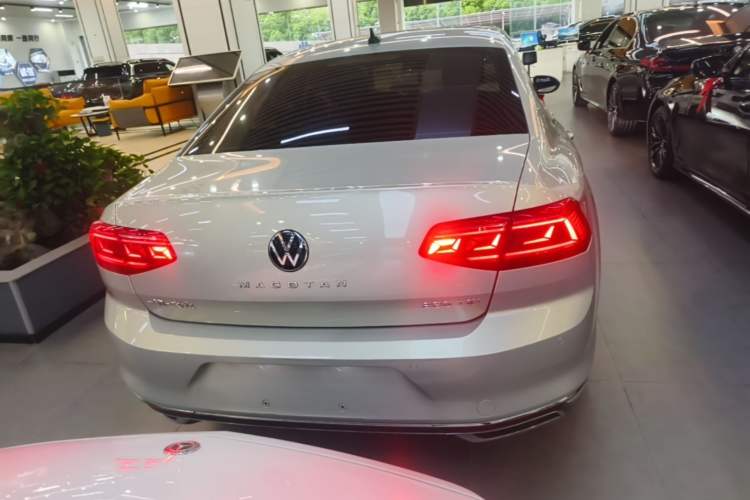 Used Volkswagen Magotan 2020 330TSI DSG Leading Model Rear