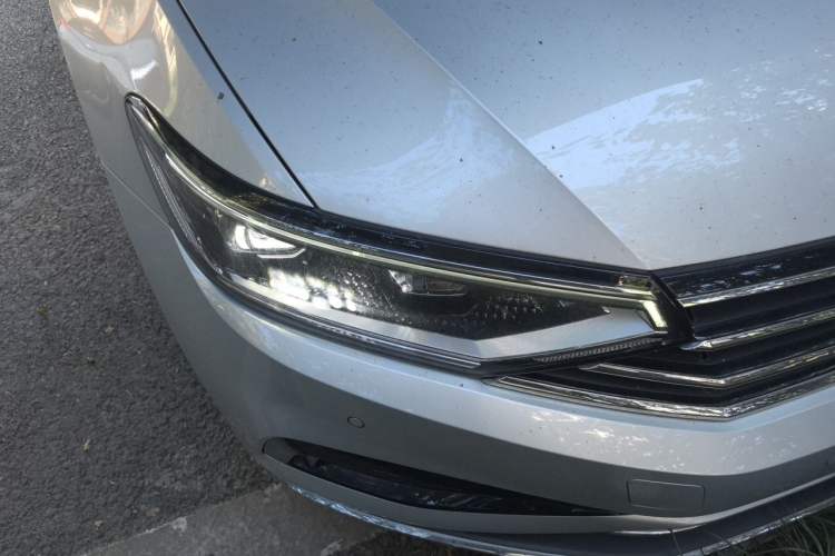 Used Volkswagen Magotan 2020 330TSI DSG Luxury Edition Right Front Headlight