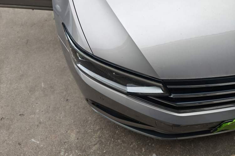Used Volkswagen Magotan 2020 330TSI DSG Luxury Edition Right Front Headlight