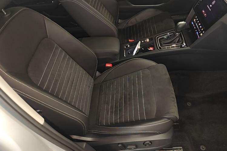 Used Volkswagen Magotan 2020 380TSI DSG Luxury Version Right Front Seat