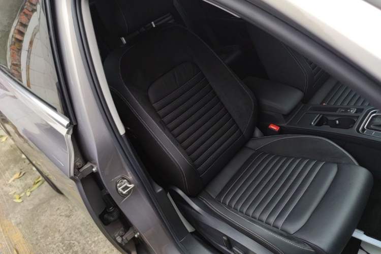 Used Volkswagen Magotan 2020 330TSI DSG Leading Model Right Front Seat