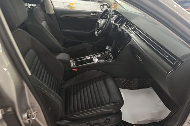 Used Volkswagen Magotan 2020 330TSI DSG Leading Model Right Front Seat