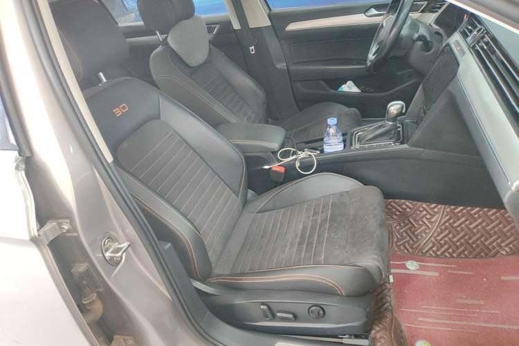 Used Volkswagen Magotan 2020 330TSI DSG Leading Model Right Front Seat