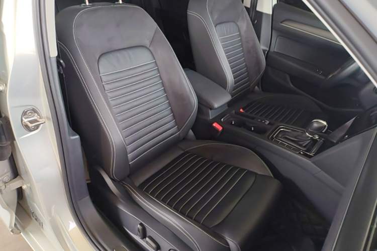 Used Volkswagen Magotan 2020 330TSI DSG Luxury Edition Right Front Seat