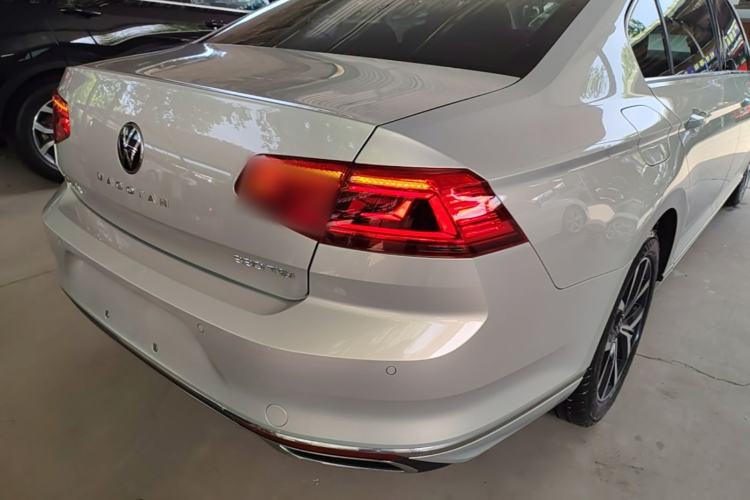 Used Volkswagen Magotan 2020 330TSI DSG Luxury Edition Right Rear Taillight