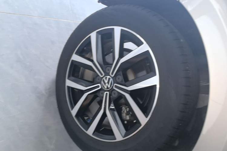 Used Volkswagen Magotan 2020 330TSI DSG Leading Model Right Rear Wheel Hub