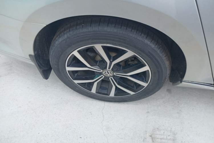 Used Volkswagen Magotan 2020 330TSI DSG Leading Model Right Rear Wheel Hub