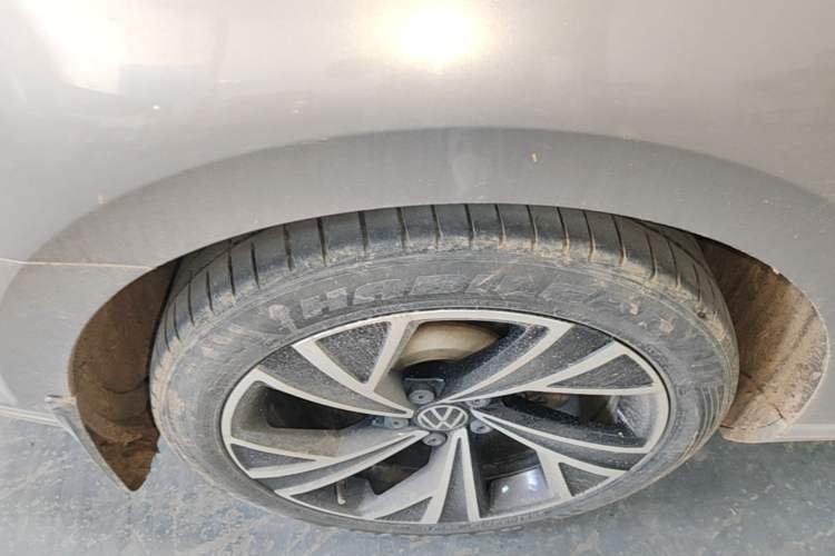 Used Volkswagen Magotan 2020 330TSI DSG Leading Model Right Rear Wheel Hub