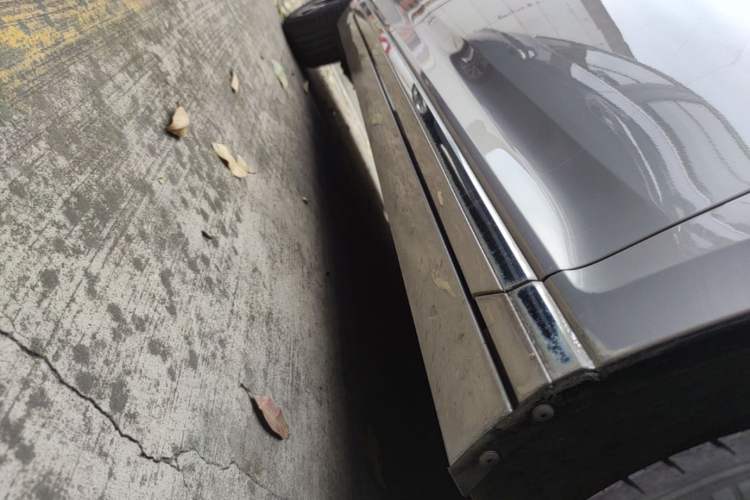 Used Volkswagen Magotan 2020 330TSI DSG Leading Model Right Side Sill