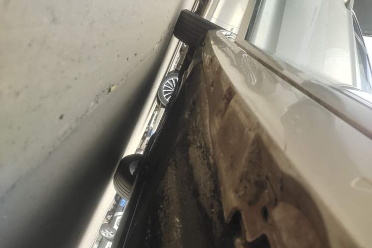 Used Volkswagen Magotan 2020 330TSI DSG Leading Model Right Side Sill