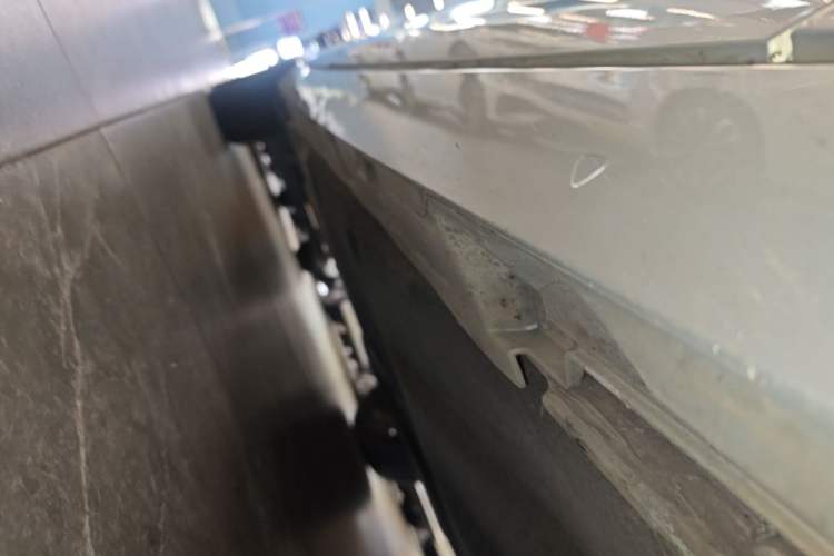 Used Volkswagen Magotan 2020 330TSI DSG Leading Model Right Side Sill