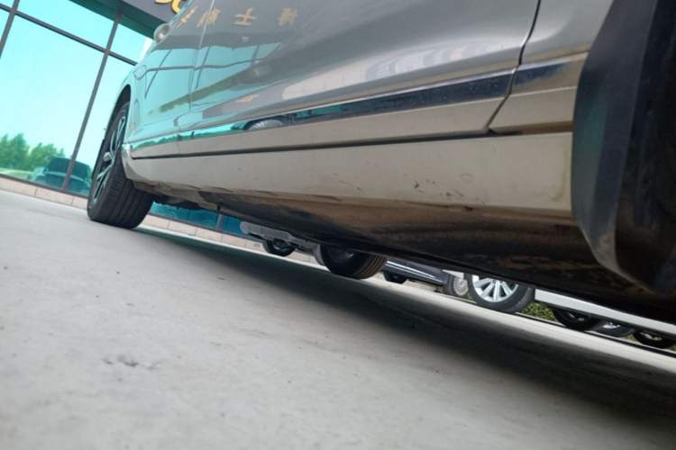 Used Volkswagen Magotan 2020 330TSI DSG Leading Model Right Side Sill