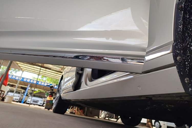 Used Volkswagen Magotan 2020 330TSI DSG Luxury Edition Right Side Sill