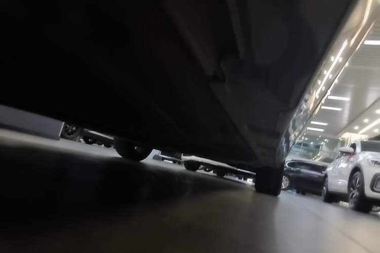 Used Volkswagen Magotan 2020 330TSI DSG Leading Model Right Side Sill