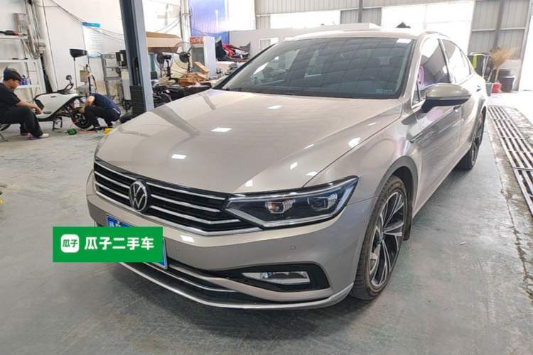 Used Volkswagen Magotan 2021 330TSI DSG 30th Anniversary Edition Guazi used car, China used car export, Used car for sale, Used  cars, Cheapest cars for sale