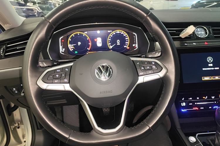 Used Volkswagen Magotan 2020 380TSI DSG Luxury Version Steering Wheel