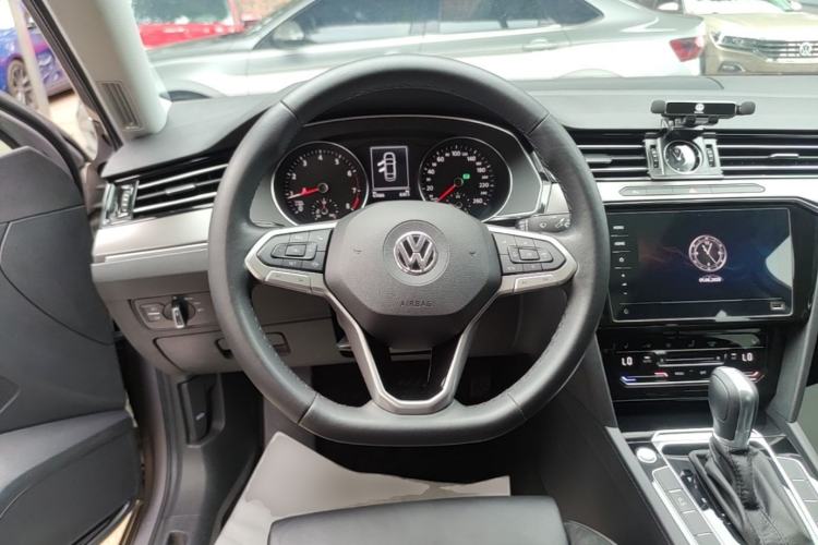 Used Volkswagen Magotan 2020 330TSI DSG Leading Model Steering Wheel