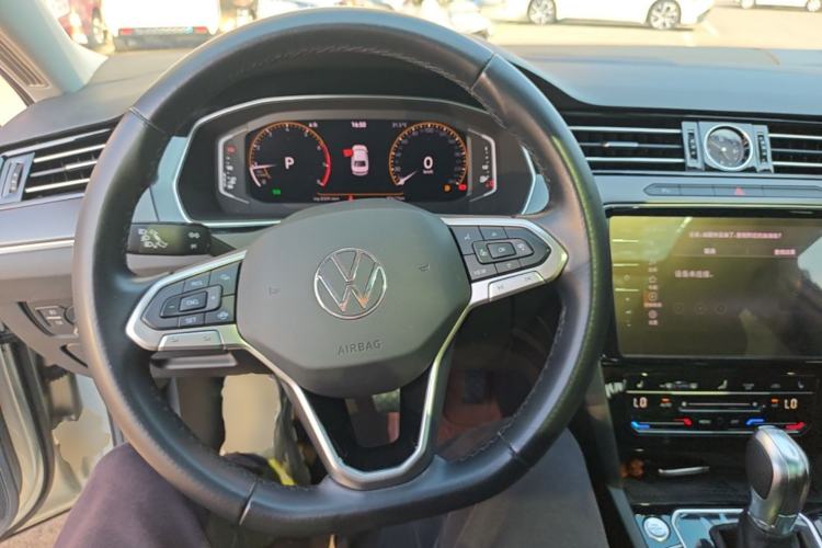 Used Volkswagen Magotan 2020 330TSI DSG Luxury Edition Steering Wheel