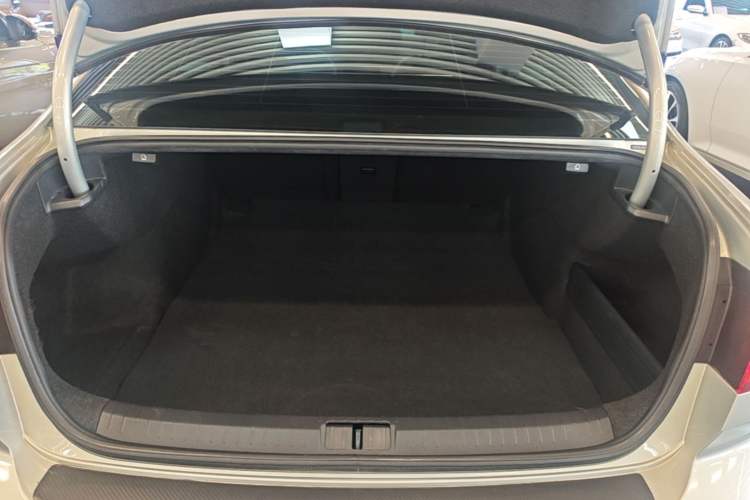 Used Volkswagen Magotan 2020 330TSI DSG Leading Model Trunk