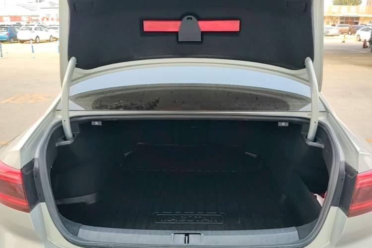 Used Volkswagen Magotan 2020 330TSI DSG Luxury Edition Trunk