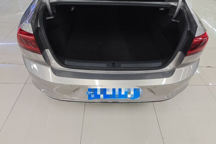 Used Volkswagen Magotan 2020 330TSI DSG Luxury Edition Trunk