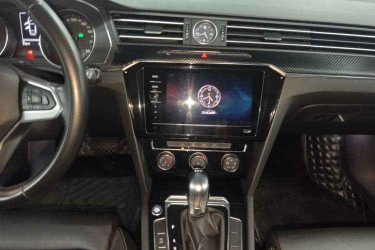 Used Volkswagen Magotan 2020 280TSI DSG Comfort Edition Audio And AC Panel