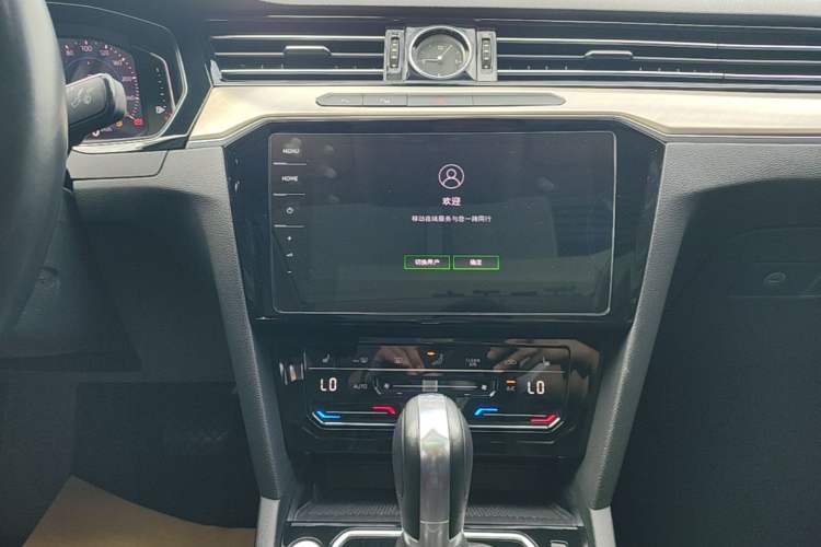 Used Volkswagen Magotan 2020 380TSI DSG Luxury Version Audio And AC Panel